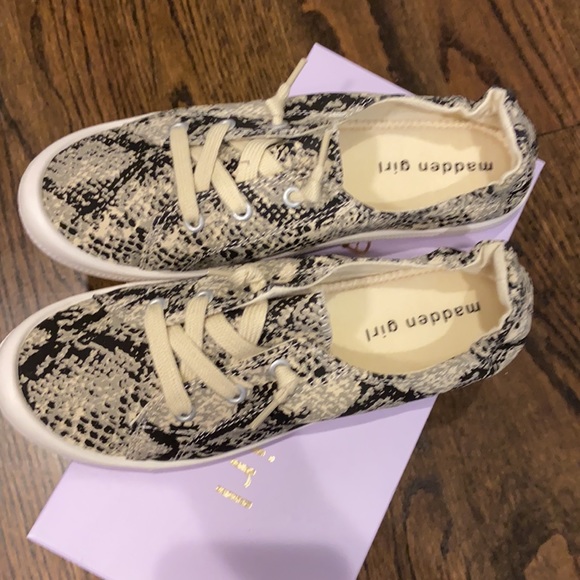 *NWT*. Madden Girl 7.5 - Picture 3 of 7